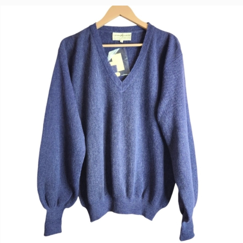 100% Alpaca THE PERUVIAN CONNECTION Men’s V Neck Sweater, Periwinkle, size L